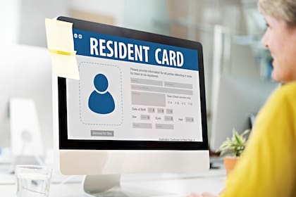 Las leyes de Inmigración de Estados Unidos proporcionan varias maneras para que las personas soliciten la green card