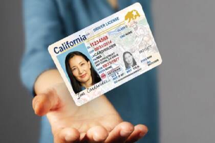 Las licencias de conducir con Real ID se identifican de las ordinarias por su estrella en la esquina superior derecha