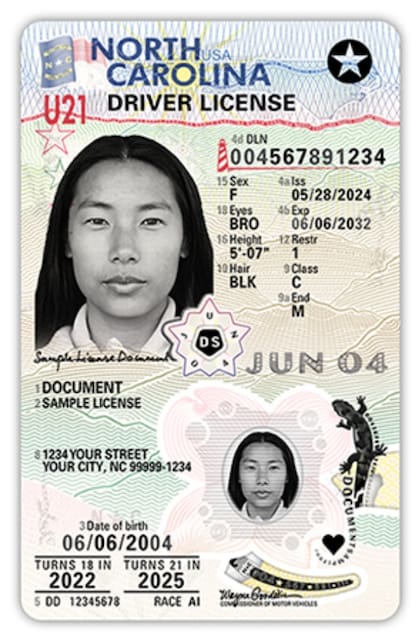 Las licencias de conducir que cumplen con la Real ID en Carolina del Norte, se pueden identificar por una estrella en la parte superior derecha