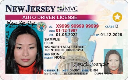 Las licencias e identificaciones que cumplen con la Real ID tienen un distintivo para identificarlas visualmente