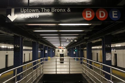 Para ventilar las estaciones de subte, la MTA construyó ventiladores gigantes que ayudan a bajar las altas temperaturas bajo tierra