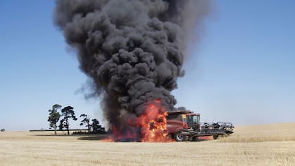 Las llamas pueden destruir la cosechadora en pocos minutos