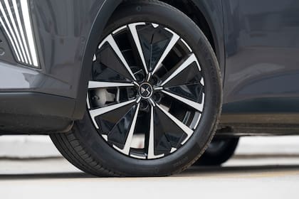 Las llantas son de aleación