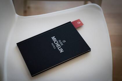 “Las Llaves Michelin ahora distinguen a los hoteles que ofrecen estancias verdaderamente notables. Con esta iniciativa, la guía establece un nuevo referente global e independiente de excelencia hotelera”, afirmó Gwendal Poullennec, director internacional de la Guía Michelin