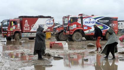Las lluvias complicaron la realización del Dakar más de lo imaginado