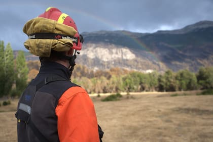 Las lluvias marcaron un antes y un después en el combate del incendio en Los Alerces.