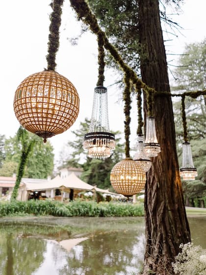 Las luces colgantes aportaron un toque de elegancia al paisaje de ensueño
Fotos: @mauriciogaray_