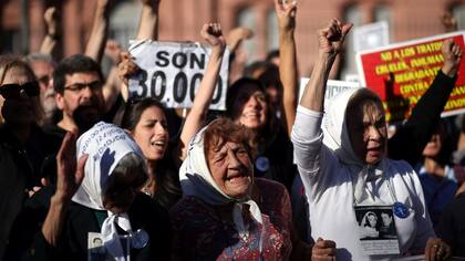 Las Madres de Plaza de Mayo conmemoraron 40 años de lucha con actos