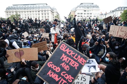 Las manifestaciones que comenzaron en Estados Unidos por la muerte de George Floyd se extendieron a Bélgica