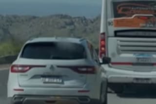 Inhabilitan la licencia de conducir a una mujer de 78 años por maniobras peligrosas en una ruta serrana