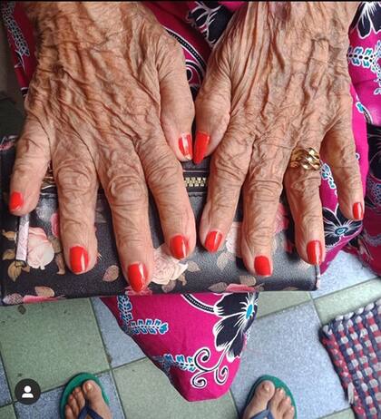 Las manos de "Apu", la abuela que da el nombre al resturante de la chef Sunae