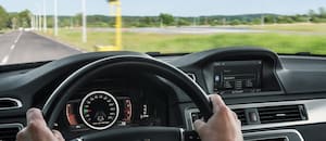 Documentación, velocidades máximas y señalética para manejar en Uruguay