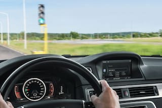 Documentación, velocidades máximas y señalética para manejar en Uruguay