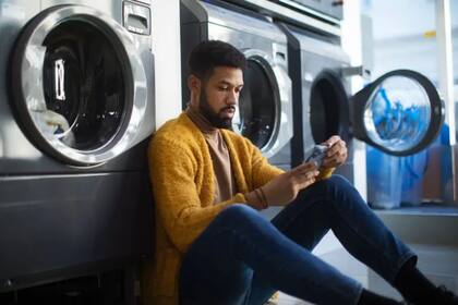 Las máquinas aún no hacen nuestras tareas domésticas más aburridas, pero sí nuestros trabajos más creativos advierte el Nobel