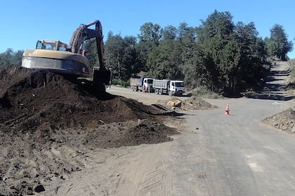 Las máquinas viales frenaron los trabajos de construcción de la circunvalación sobre la ruta 40 en Villa La Angostura