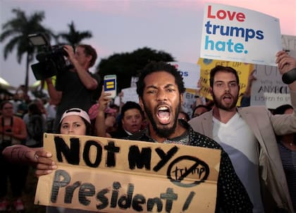 Las marchas contra Trump continuaron ayer en Miami, la ciudad donde se impuso Hillary