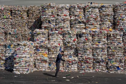 Las mayores multinacionales del mundo, que a su vez son las que más contribuyen a la generación de residuos, adoptan procesos para reducir la contaminación del ambiente