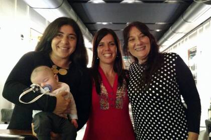 Las médicas argentinas que acompañaron a Tracy en el proceso para traer su hijo al mundo.