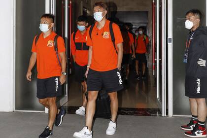 Las medidas estrictas puestas en marcha contra la pandemia del nuevo coronavirus afectan también anímicamente a los futbolistas de la liga china de fútbo