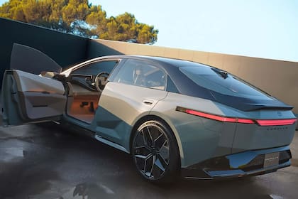 Las medidas invitan a pensar que seguirá siendo un sedán