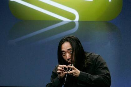 Las mejoras en la comunicación entre el software y el hardware de esta actualización ofrece aplicaciones que convierten al iPhone en una especie de flauta