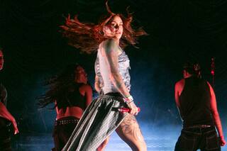 Las mejores canciones de 2025 según AP: 'Lo que le pasó a Hawaii', 'Abracadabra' y más