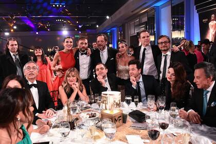 Así esperaban saber si Un gallo para Esculapio sería el gran ganador de la noche (y así fue)