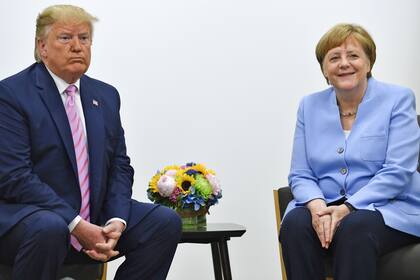 Donald Trump junto a Theresa May