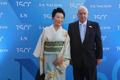 Hiroko Mukoyama junto a Norberto Frigerio, Director de Relaciones Institucionales de LA NACION