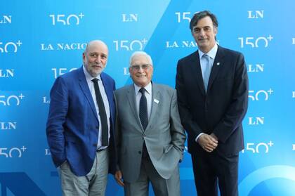 El dirigente radical y Auditor General de la Nación, Jesús Rodríguez, el titular del Indec, Jorge Todesca, y el senador Esteban Bullrich, en la celebración por los 150 años de LA NACION