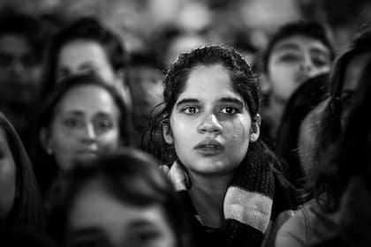Durante la marcha Ni una Menos, una joven llora al escuchar los nombres de las víctimas de femicidio. Buenos Aires, Junio 2017. Foto: Santiago Filipuzzi