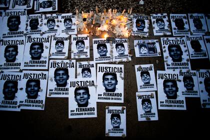 Vigilia por la muerte de Fernando Báez Sosa, el joven asesinado por un grupo de rugbiers a la salida de un boliche en Villa Gesel, 31 de enero