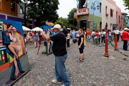 El colorido barrio de La Boca, un clásico de la ciudad que ni turistas ni porteños desean perderse