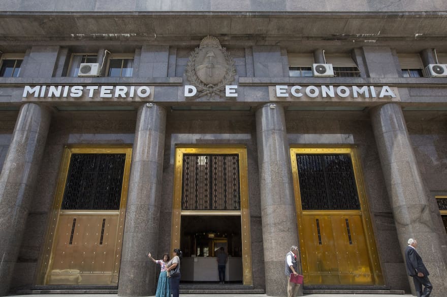 las-miradas-apuntan-al-ministerio-de-economia-y-a-K6JMJ4LDEJFK5HIV3N7FOXYLAY