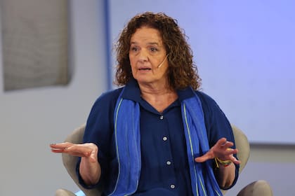 “Las modalidades del ciberbullying van cambiando acorde a lo que se pone de moda entre los chicos, pero siempre apuntan a quitarte tus derechos, a romperte, a reírse de que estás roto", advirtió María Zysman durante el evento organizado por Fundación La Nación con el apoyo de Unicef Argentina.