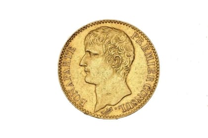 Las monedas de oro estaban ocultas en un hueco en una pared, detrás de un cuadro