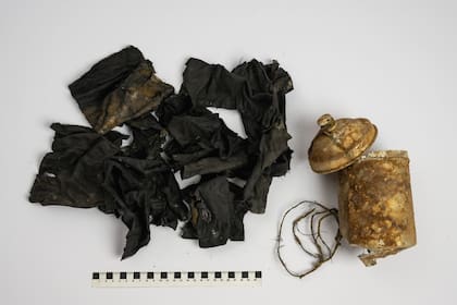 Las monedas estaban envueltas en telas negras