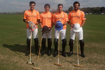 Las Monjitas, con su nueva formación: Facundo Sola, Hilario Ulloa, Guillermo Caset y Julián de Lusarreta