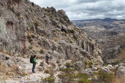 Las monumentales rocas de granito dibujan el paisaje de Los Gigantes