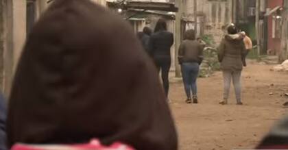 Las mujeres forman la primera línea de defensa social contra el avance narco en el barrio Las Antenas, en La Matanza