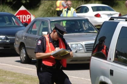 Las multas se aplicarán en horarios escolares y en horarios de parques (Archivo)