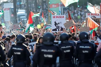 Las multitudinarias protestas pro-palestina en Madrid obligaron a cancelar la última etapa de la Vuelta a España.