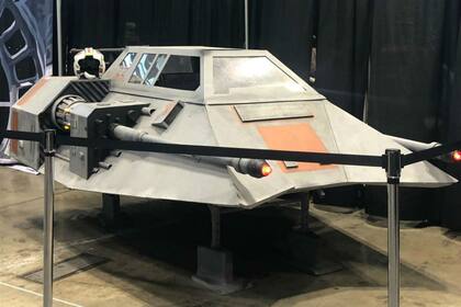 Las naves de Star Wars adornan los pasillos de la convención