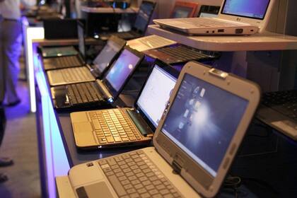 Las netbooks pueden resultar una opción útil para aquellos usuarios que sólo navegan en la Web, escuchan música y editan documentos de texto o planillas de cálculo