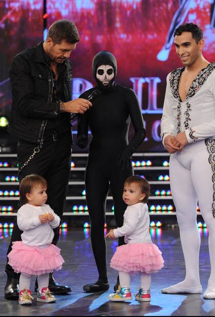 Las niñas jugaron con Marcelo