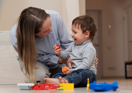 Las niñeras con experiencia cobrarán más que las que solo tienen estudios de secundaria