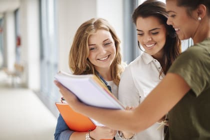 Las nuevas becas a las que los estudiantes de Chicago podrán aplicar hasta el 31 de mayo