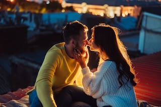 Romances cortos, rupturas en tiempo real y microcomunidades son parte de los cambios, según una encuesta