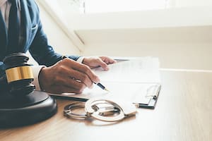 Multas de US$5000 y cárcel: entró en vigor la nueva regla del DHS para proteger al ICE