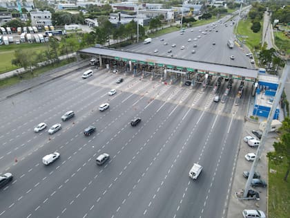 Las nuevas estaciones de peaje deberán contar con un sistema para que los usuarios que pasen en un tiempo no mayor a tres horas entre alguno de ellos no paguen las dos estaciones